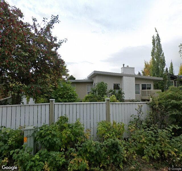 Street view of 2332 Uxbridge Drive NW, Calgary