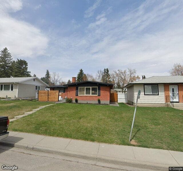 Street view of 620 Seymour Avenue SW, Calgary