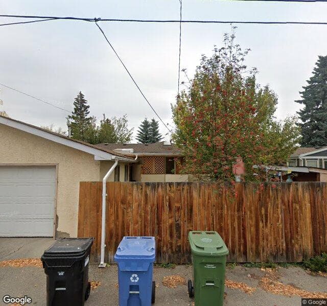 Street view of 911 87 Avenue SW, Calgary