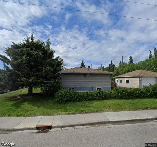 Street view of 35A Wellington Place SW, Calgary
