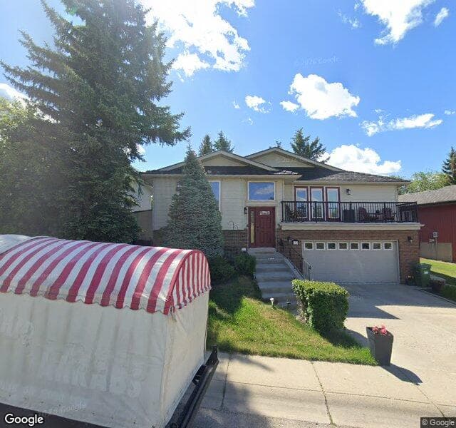 Street view of 173 Edgehill Drive NW, Calgary