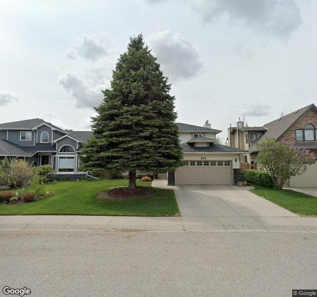 Street view of 839 Sunset Crescent SE, Calgary