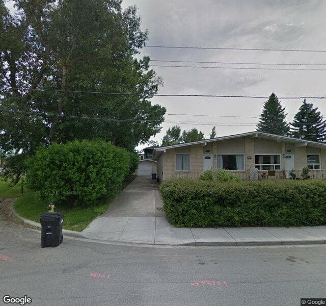 Street view of 423 28 Avenue NE, Calgary