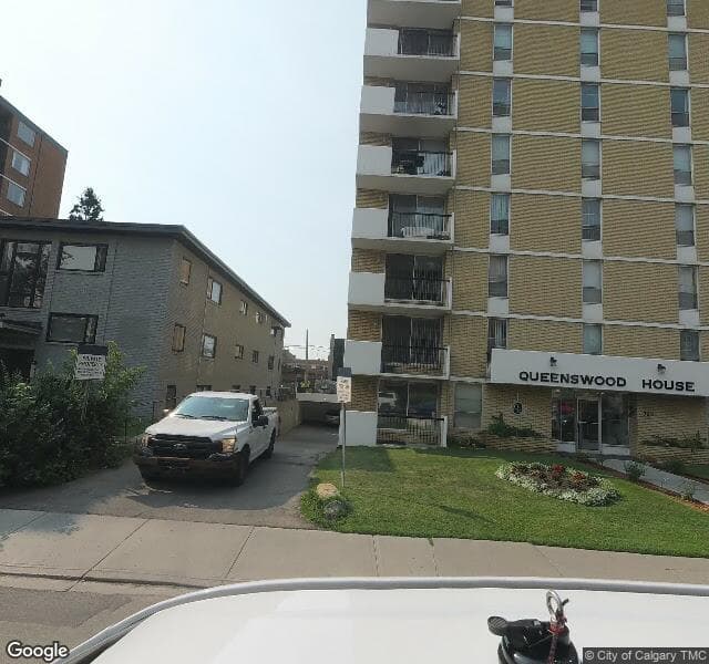 Street view of 103-725 15 Avenue SW, Calgary