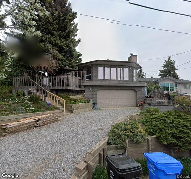 Street view of 923 30 Avenue NW, Calgary