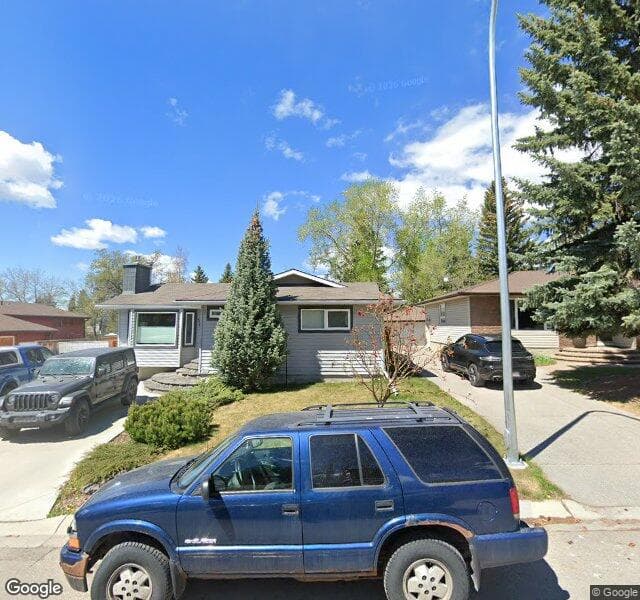Street view of 5560 Dalhart Hill NW, Calgary