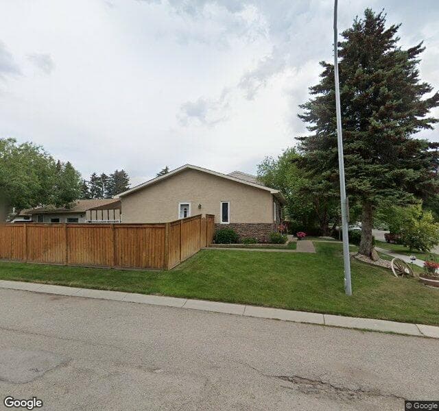 Street view of 927 Mckenzie Drive SE, Calgary