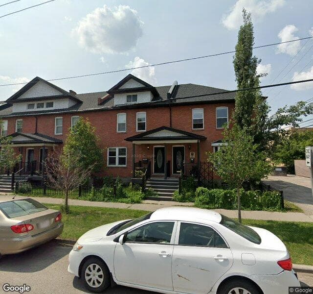 Street view of 913 14 Street SE, Calgary