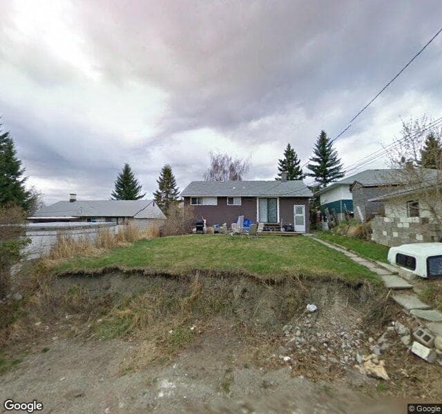 Street view of 426 32 Avenue NE, Calgary