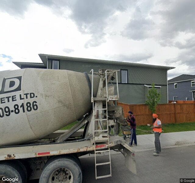 Street view of 77 Evansfield Manor NW, Calgary