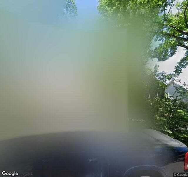 Street view of 460 21 Avenue NW, Calgary