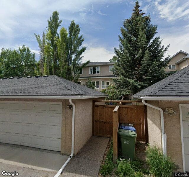 Street view of 424 15 Street NW, Calgary