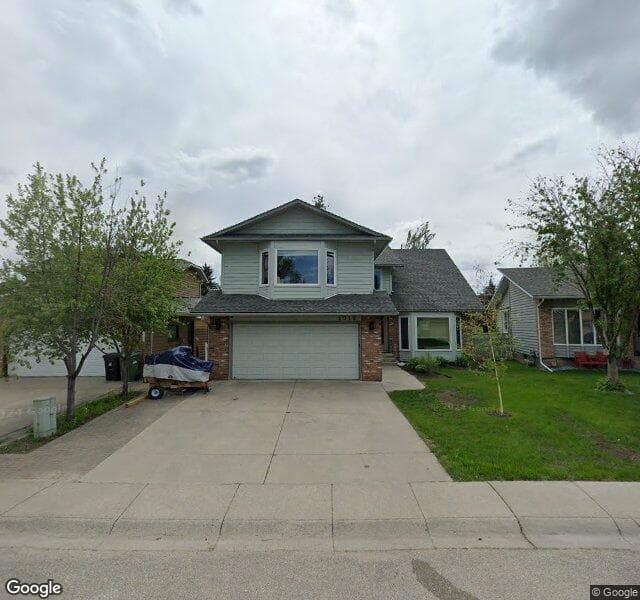 Street view of 1016 Deer River Circle SE, Calgary