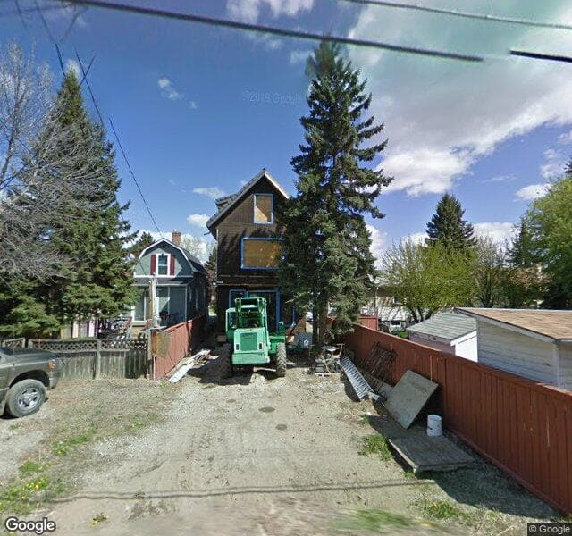 Street view of 631 13 Avenue NE, Calgary