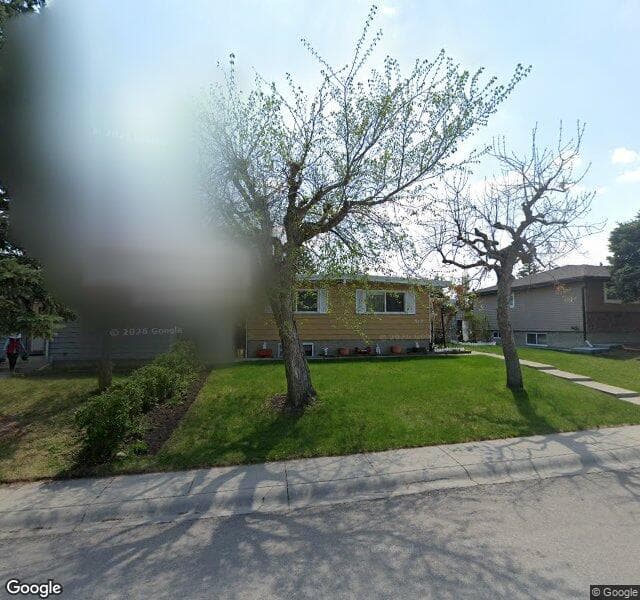 Street view of 319 Huntridge Road NE, Calgary