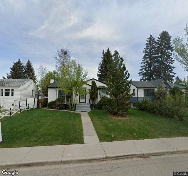 Street view of 532 17 Avenue NE, Calgary