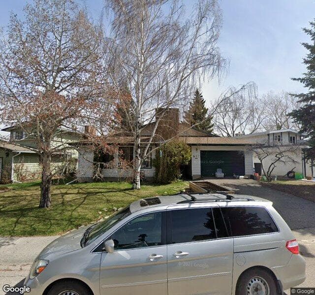 Street view of 517 Oakridge Way SW, Calgary