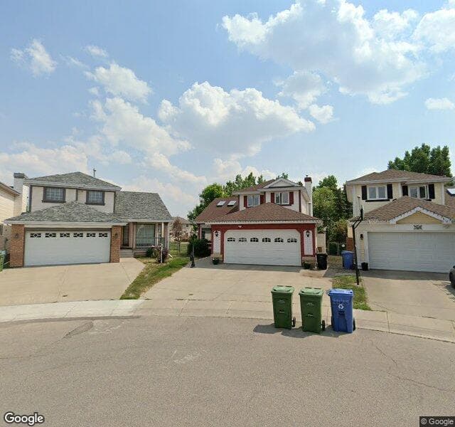 Street view of 542 Coral Keys Villas NE, Calgary
