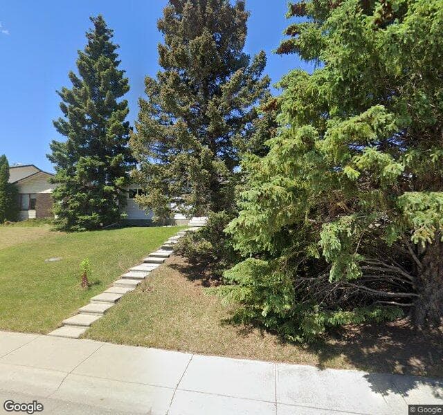 Street view of 928 Thorneycroft Drive NW, Calgary