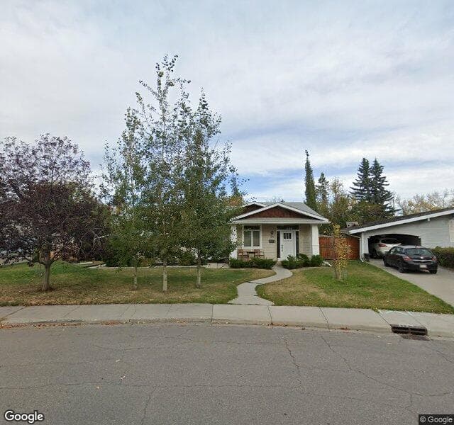 Street view of 100 Gloucester Crescent SW, Calgary