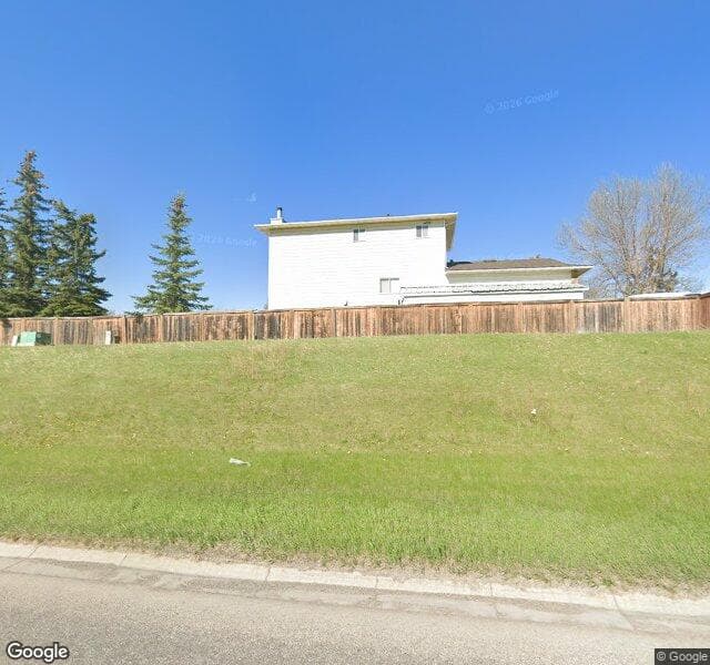 Street view of 432 Hawkhill Place NW, Calgary