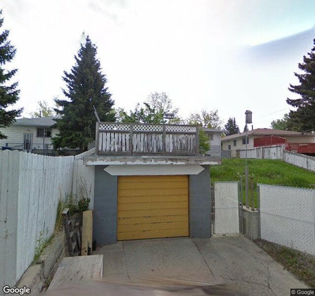 Street view of 915 17A Street NE, Calgary