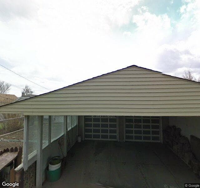Street view of 818 21 Avenue NW, Calgary