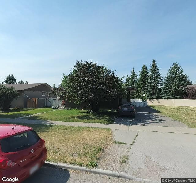 Street view of 811 Northmount Drive NW, Calgary