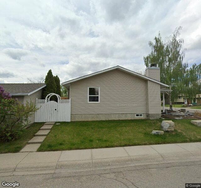 Street view of 148 Queen Anne Way SE, Calgary
