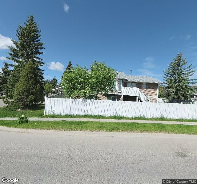 Street view of 4 Edgeland Gate NW, Calgary