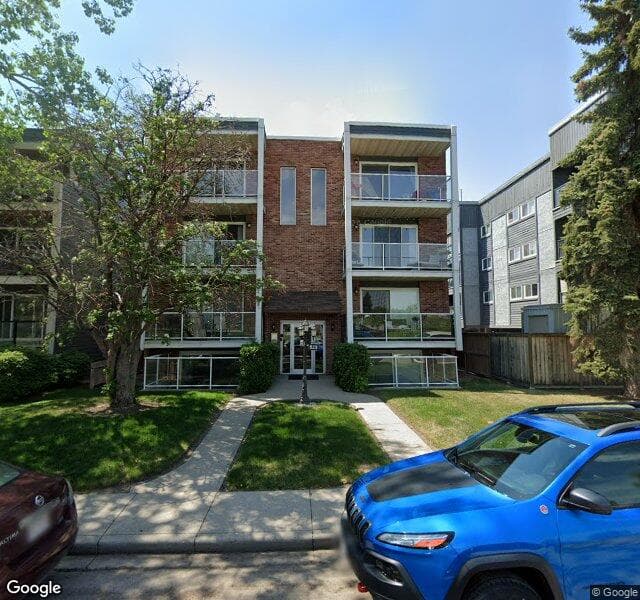 Street view of 401-823 5 Street NE, Calgary