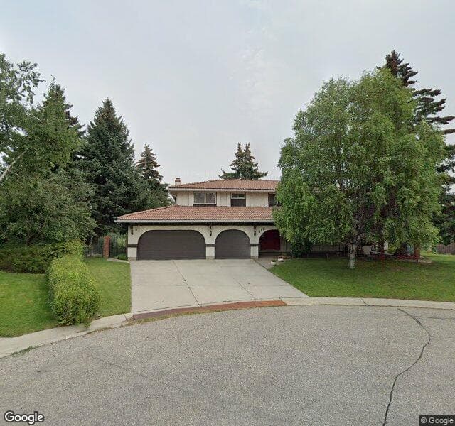 Street view of 910 Varsity Estates Place NW, Calgary