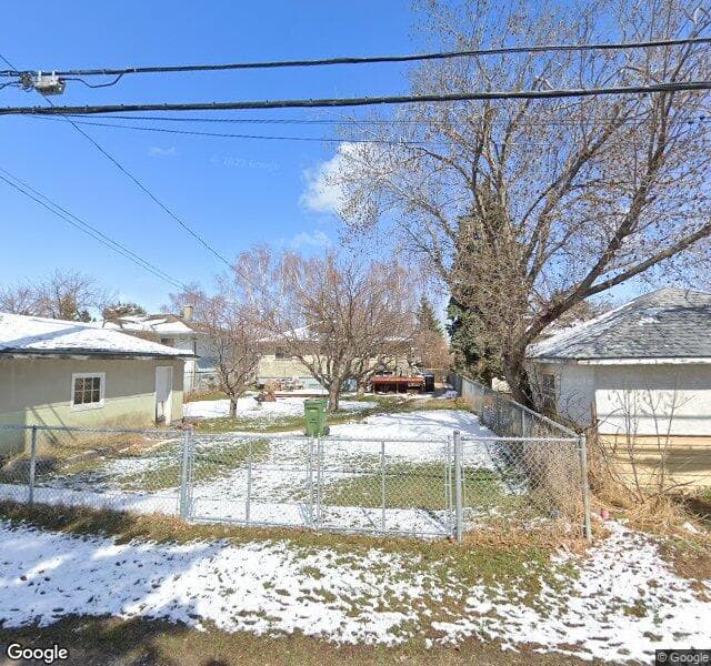 Street view of 963 15 Avenue NE, Calgary