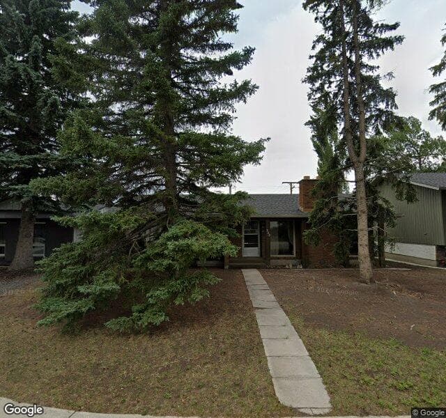 Street view of 983 Lake Arrow Way SE, Calgary