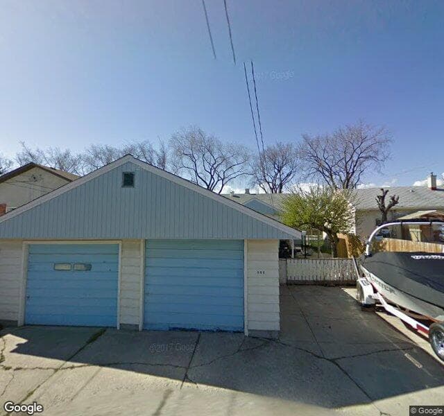 Street view of 506 13 Avenue NE, Calgary