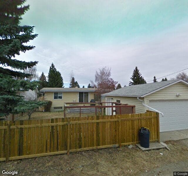 Street view of 4231 Vauxhall Crescent NW, Calgary