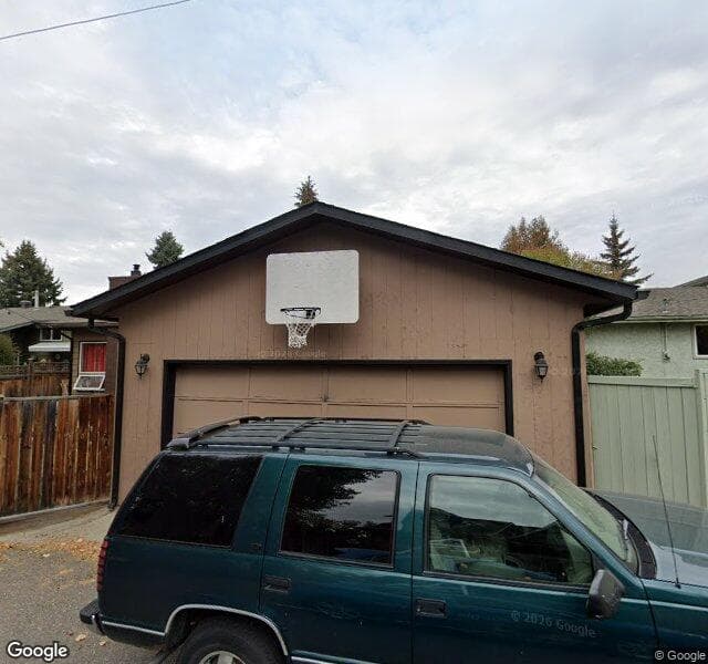 Street view of 811 Parkwood Way SE, Calgary