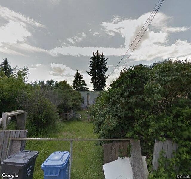Street view of 736 17 Avenue NW, Calgary