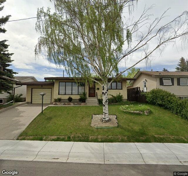Street view of 627 Blackthorn Road NE, Calgary
