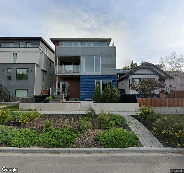 Street view of 934 5 Avenue NE, Calgary