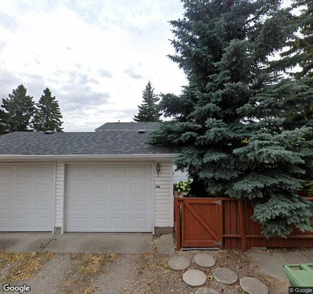 Street view of 2308 Uxbridge Drive NW, Calgary