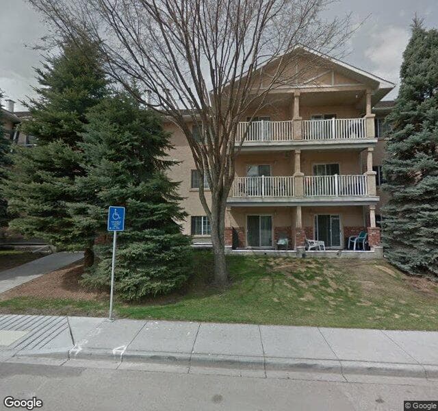 Street view of 1415 17 Street, Calgary