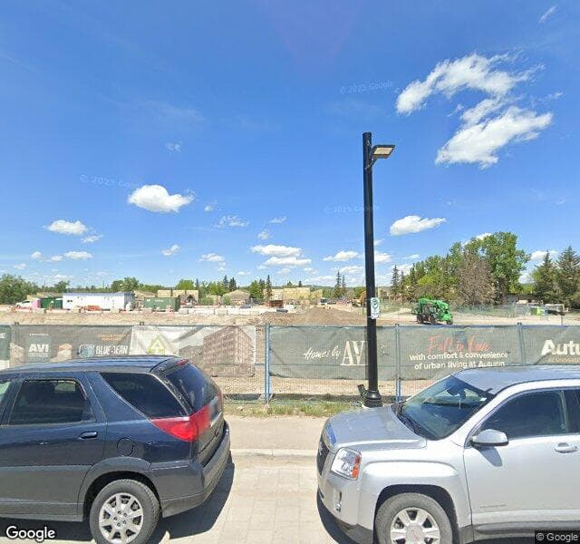 Street view of 426-3107 Warren Street NW, Calgary