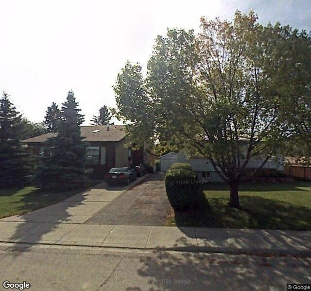Street view of 619 24 Avenue NE, Calgary