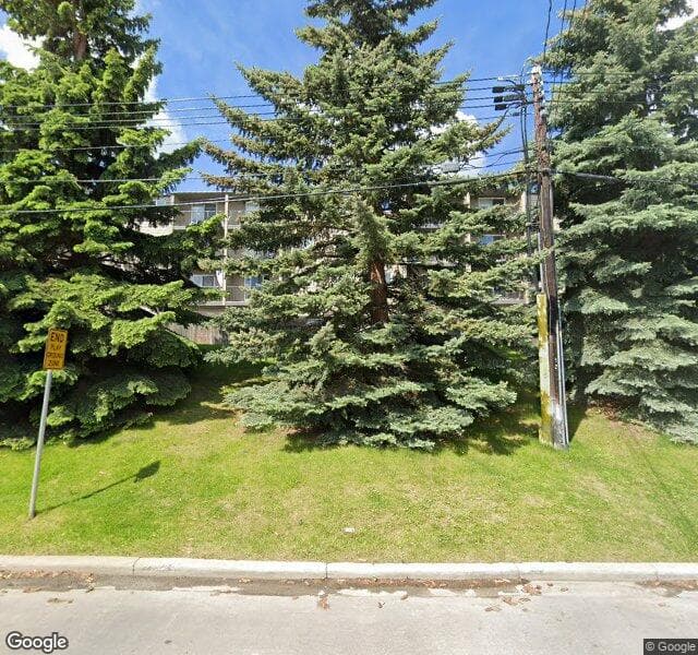 Street view of 302-2508 17 Street SW, Calgary