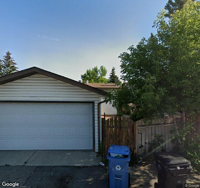 Street view of 319 Rundlelawn Road NE, Calgary