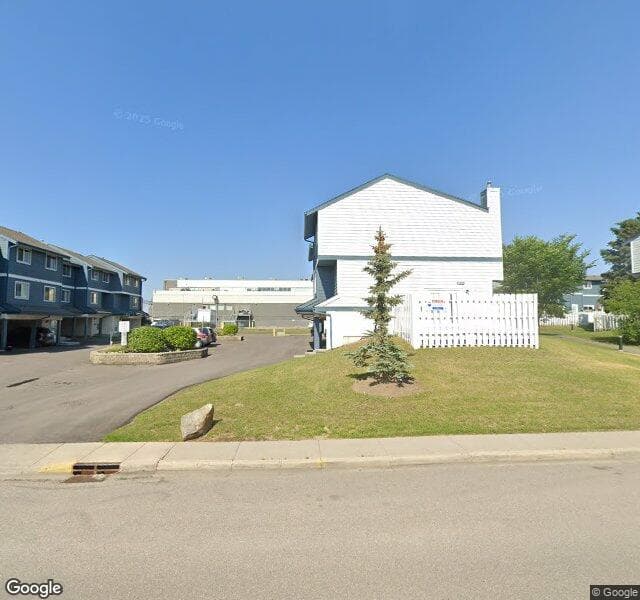 Street view of 602-919 38 Street NE, Calgary