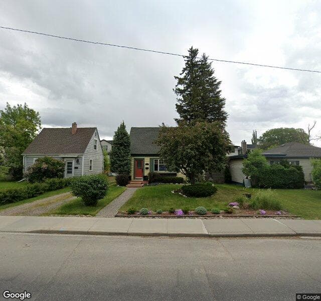 Street view of 434 19 Street NW, Calgary