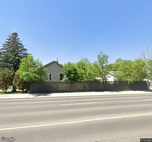 Street view of 326 27 Avenue NE, Calgary