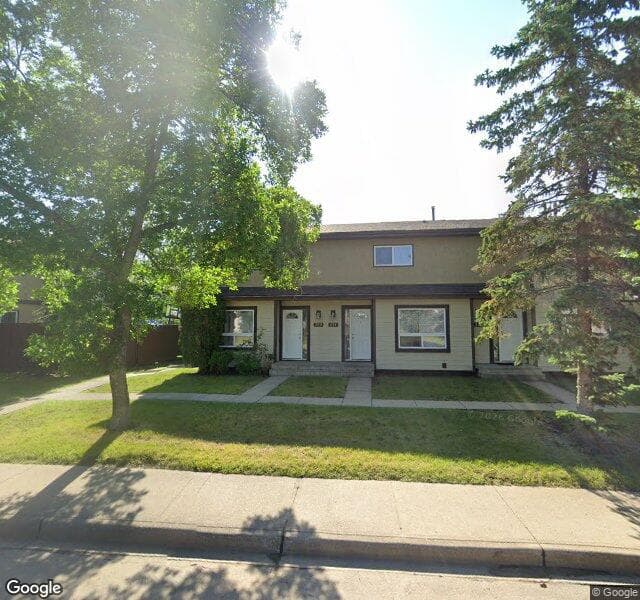 Street view of 130-56 Hyndman Crescent, Edmonton